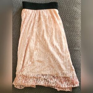 LuLaRoe Tall & Curvy Floral Lace Skirt.
